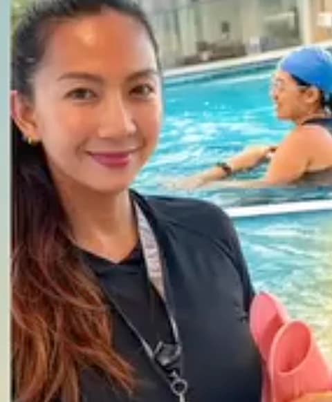 Coach Mary Bernardo poolside in Oud Metha, Dubai